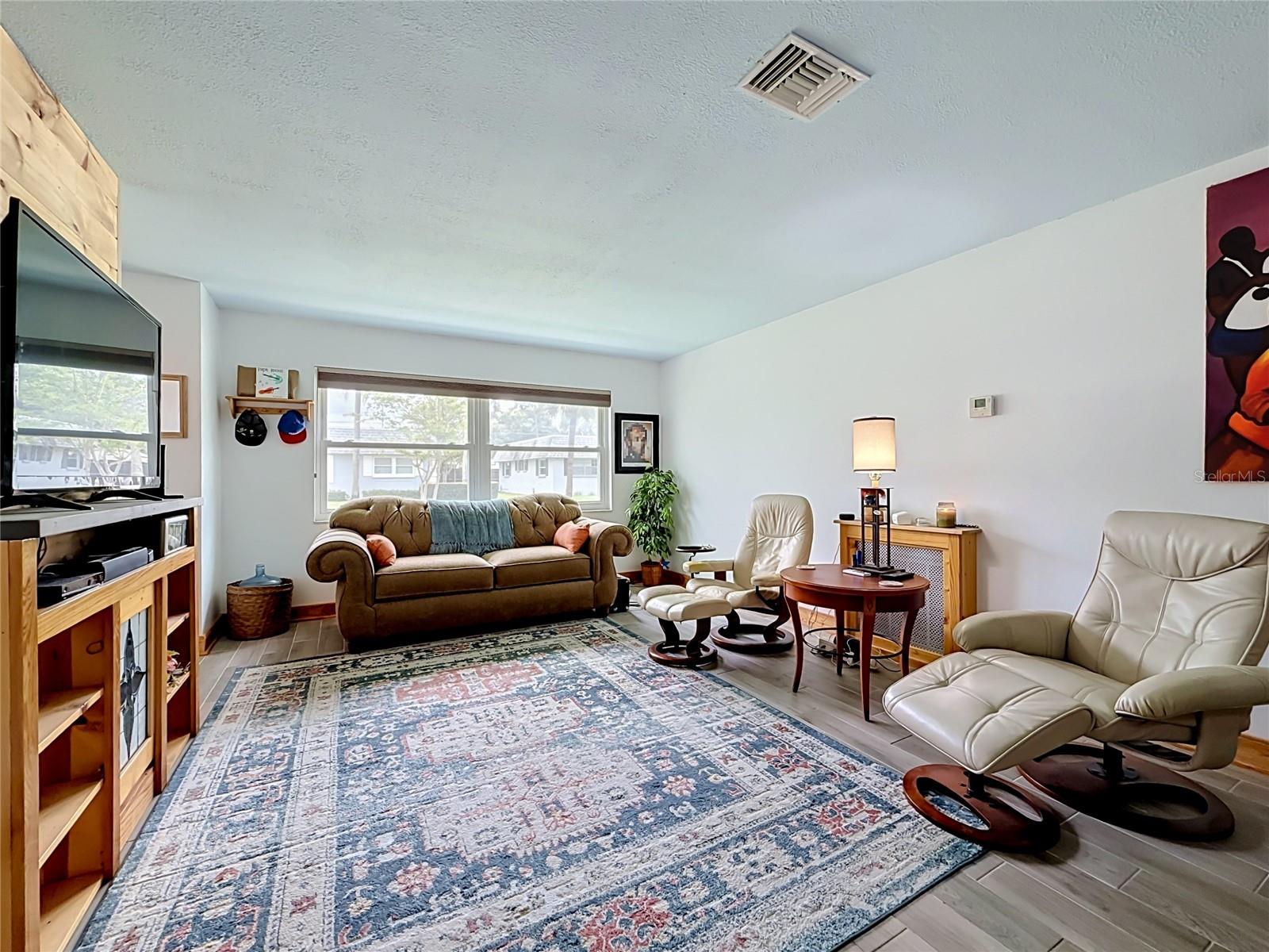 602 MINDY DR — photo 6