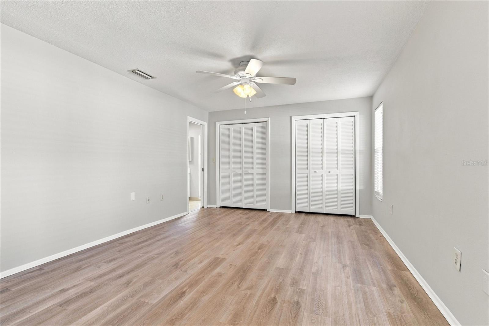 527 WAYFARER DR — photo 17