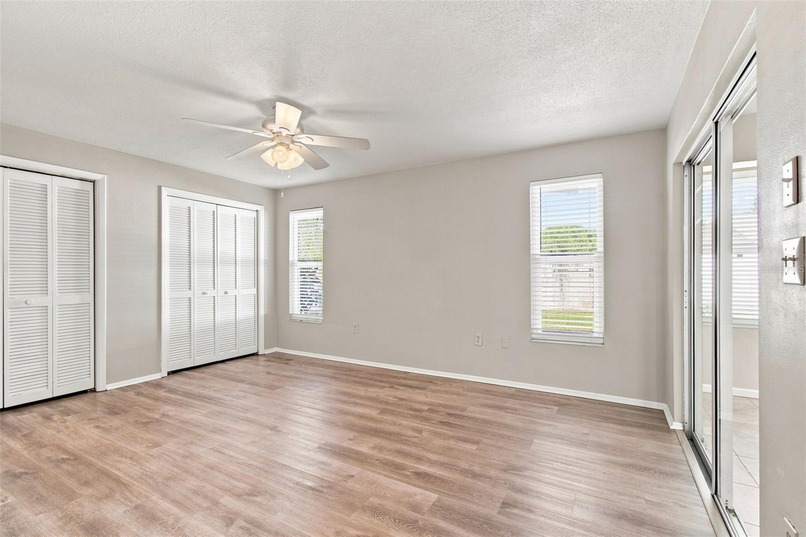 527 WAYFARER DR — photo 16
