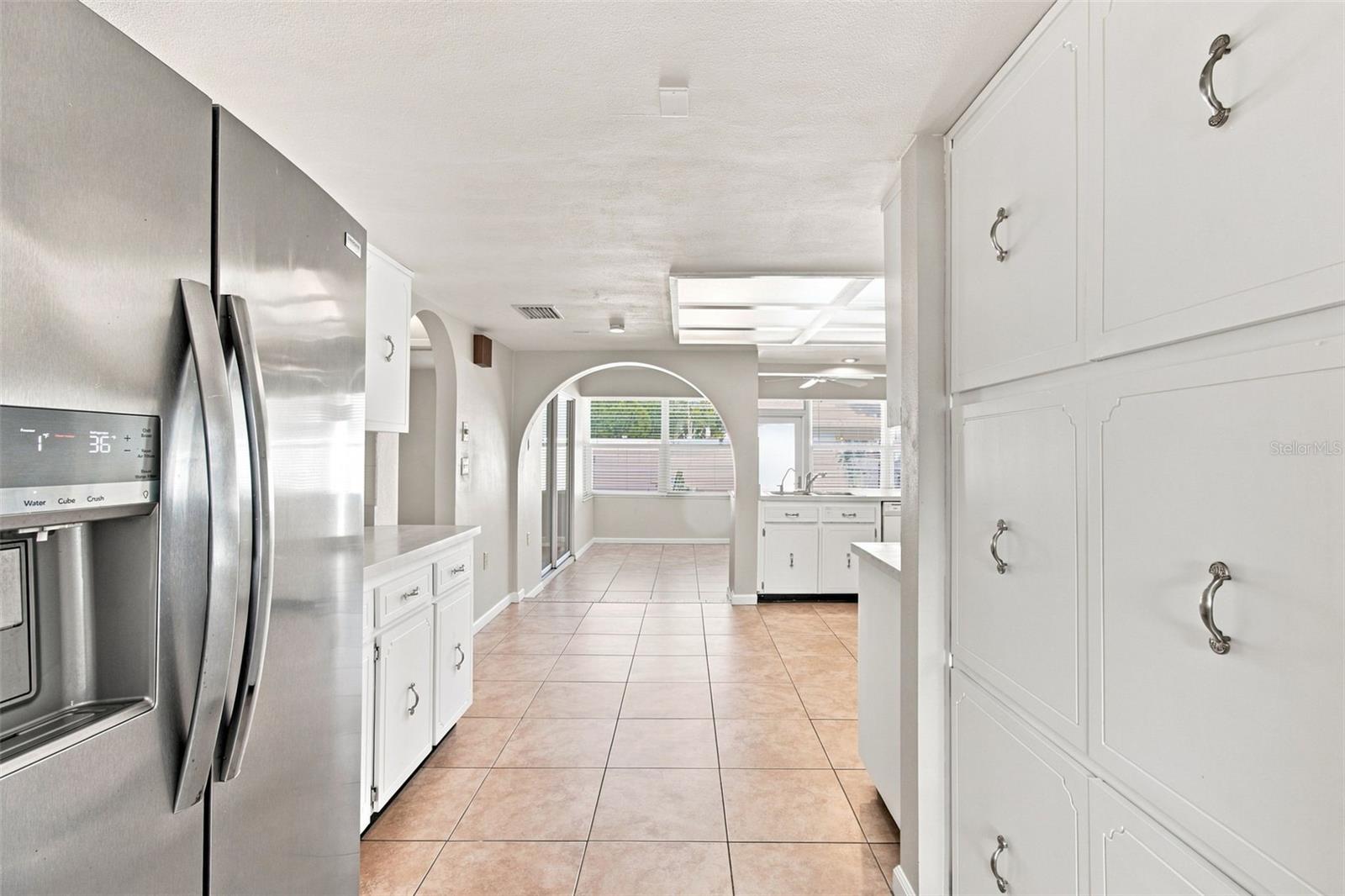 527 WAYFARER DR — photo 3