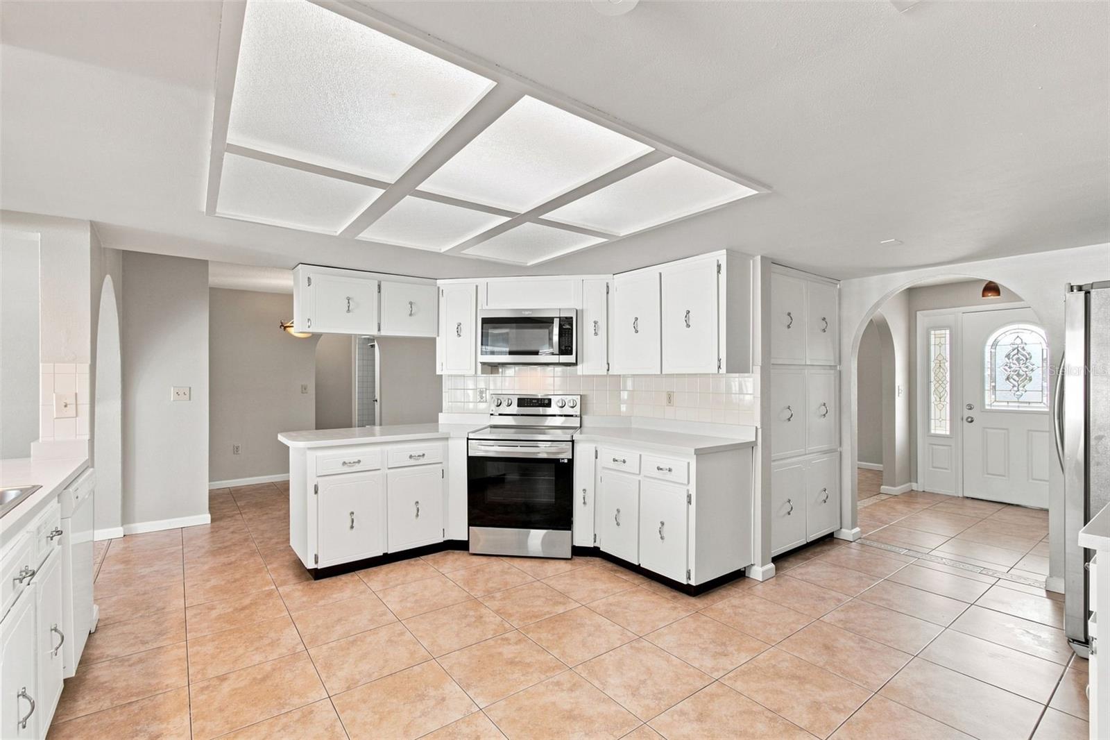 527 WAYFARER DR — photo 5