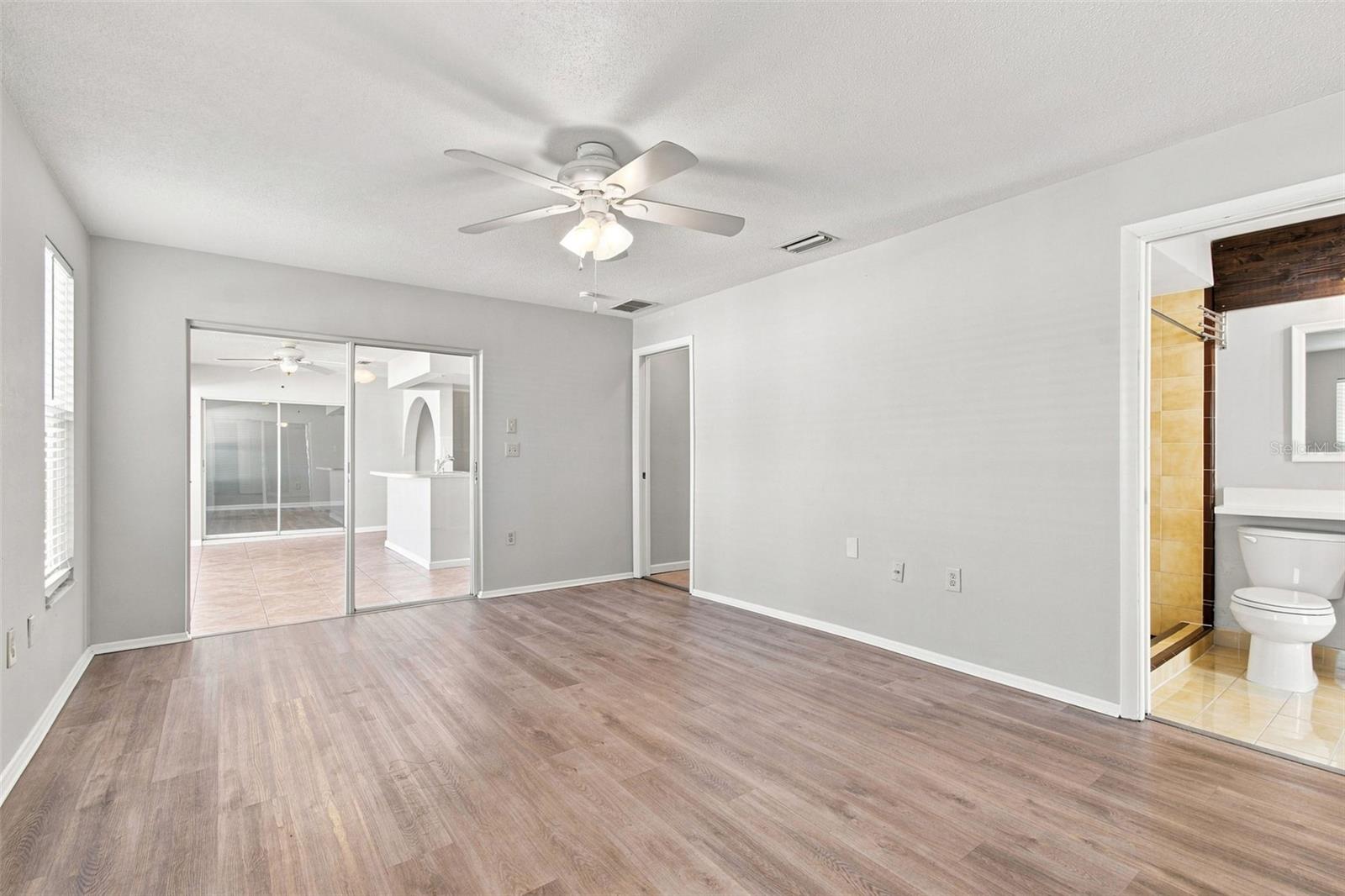 527 WAYFARER DR — photo 18