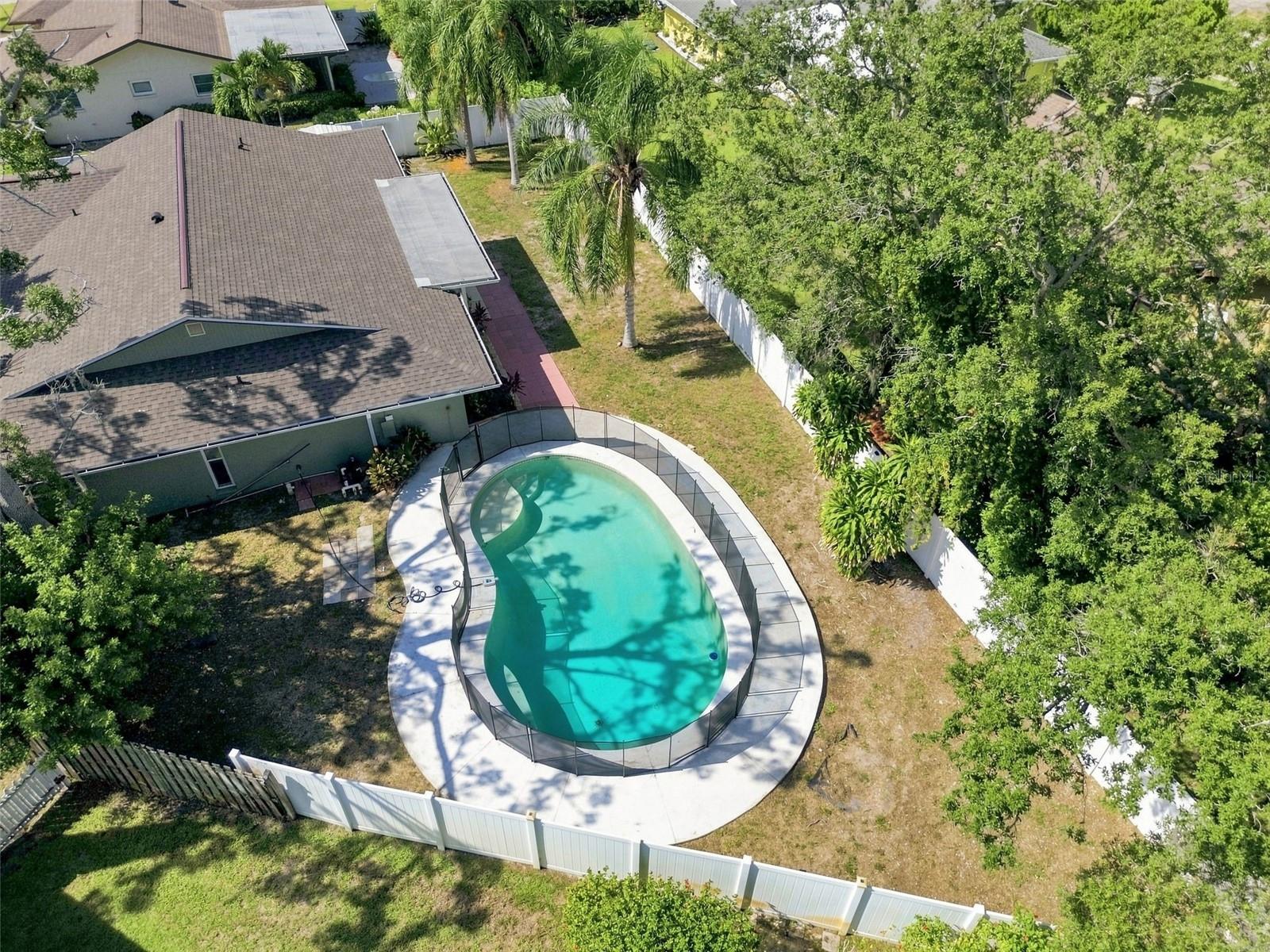 527 WAYFARER DR — photo 43