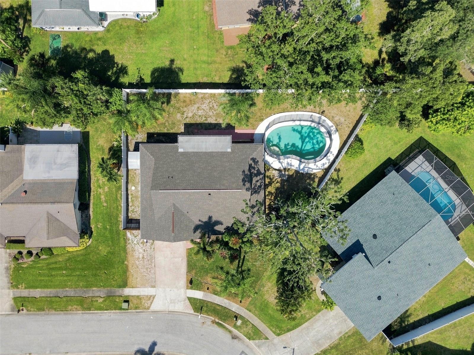 527 WAYFARER DR — photo 44