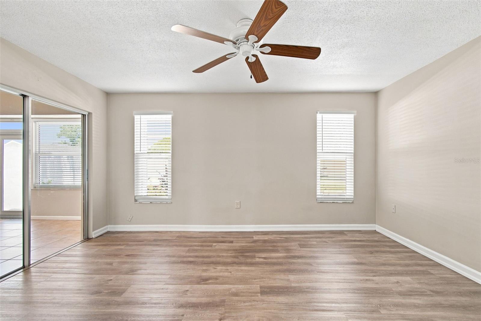 527 WAYFARER DR — photo 24