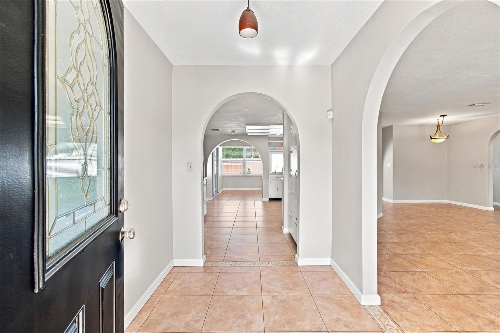 527 WAYFARER DR — photo 2