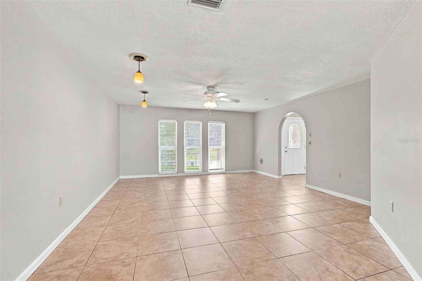 527 WAYFARER DR — photo 13