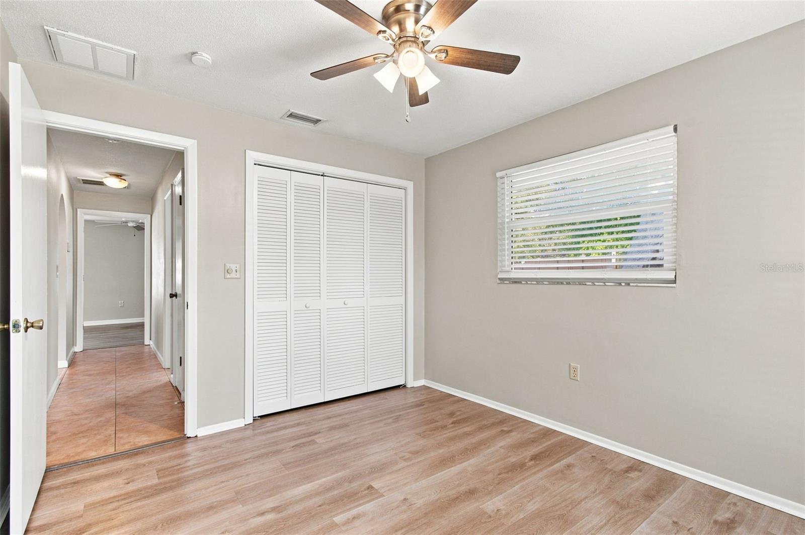527 WAYFARER DR — photo 32