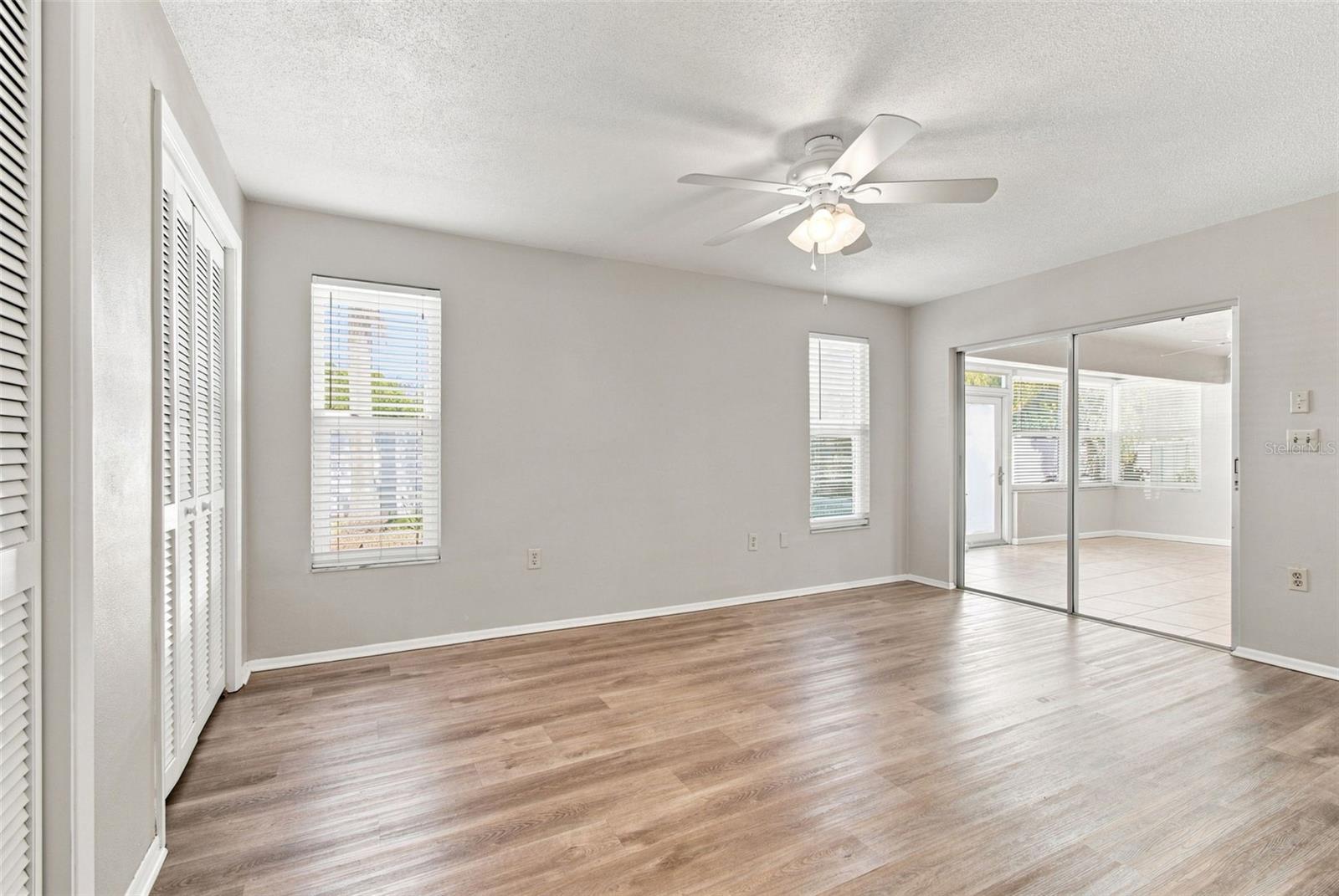 527 WAYFARER DR — photo 20