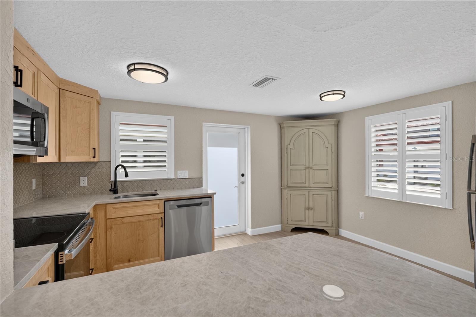 6154 MIDNIGHT PASS RD #VILLA4C — photo 8