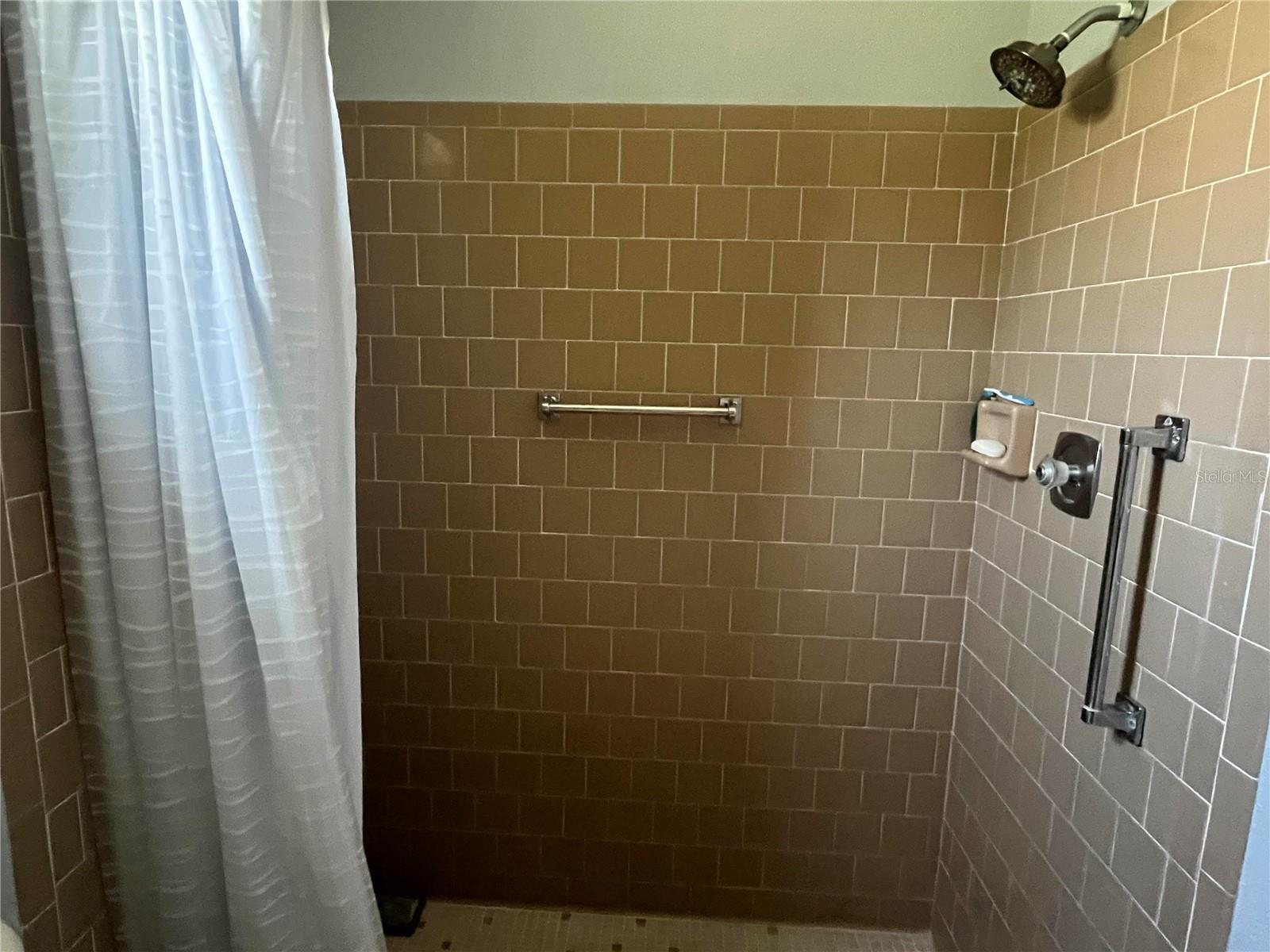 11414 STANSBERRY DR — photo 16
