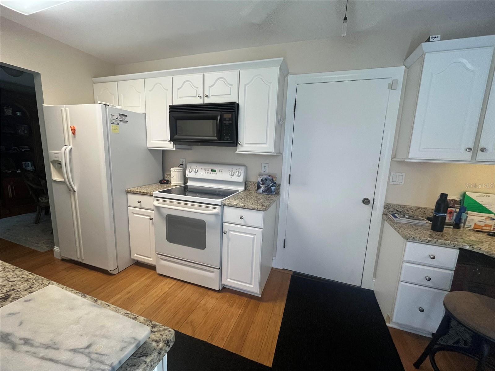 11414 STANSBERRY DR — photo 13