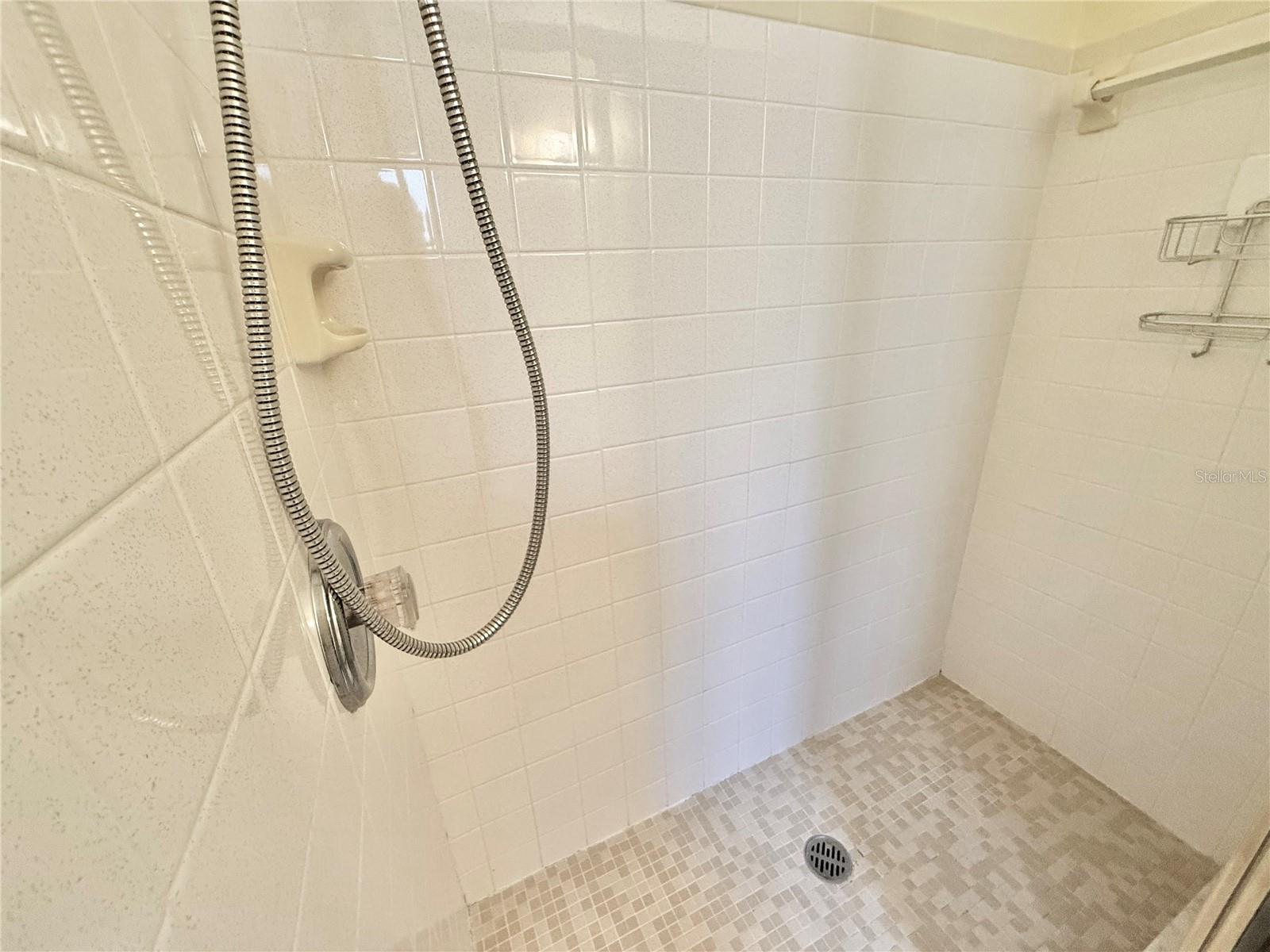 8927 LAKEWOOD DR — photo 12