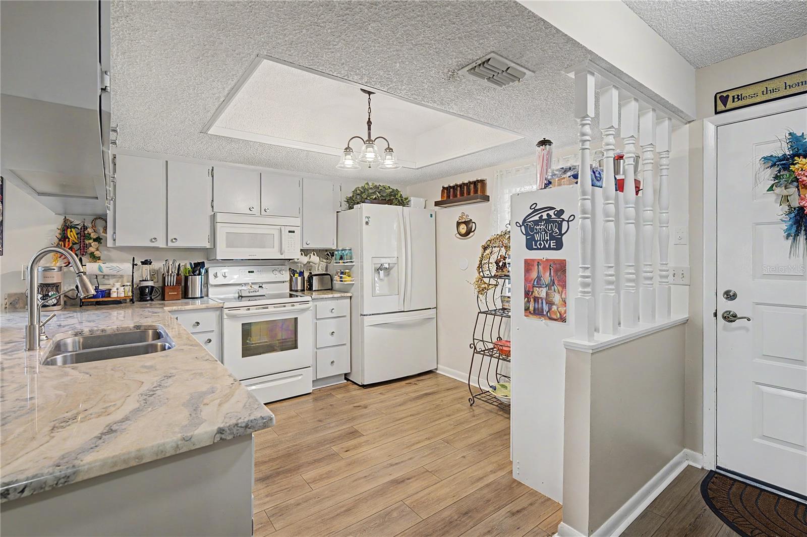38225 BOXWOOD DR — photo 2