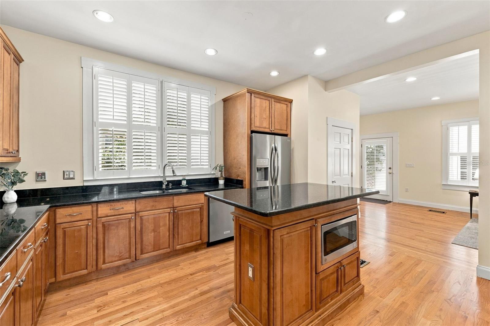 1801 W HILLS AVE — photo 22