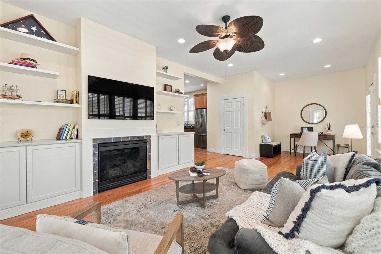 1801 W HILLS AVE — photo 28