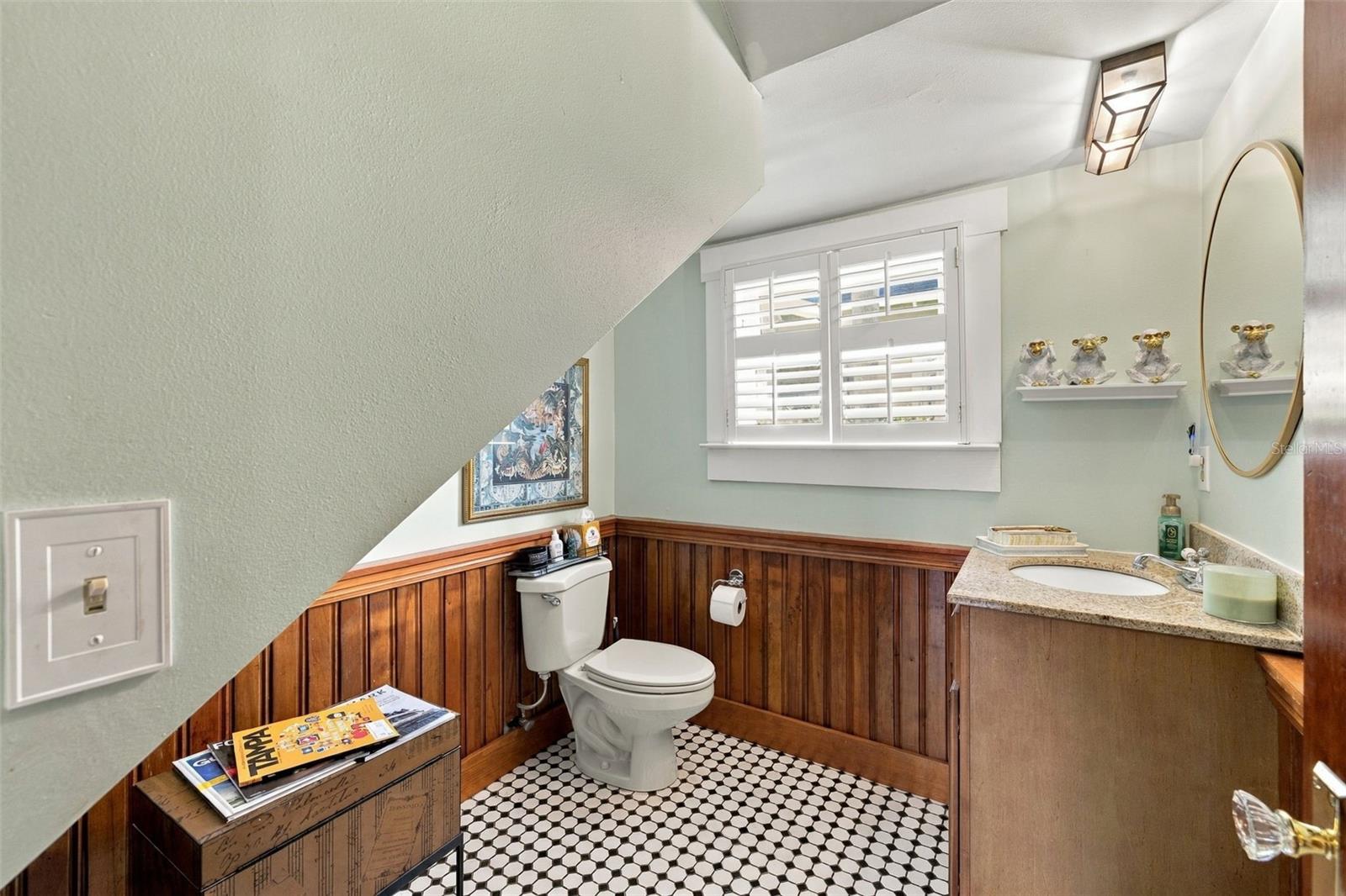 1801 W HILLS AVE — photo 30