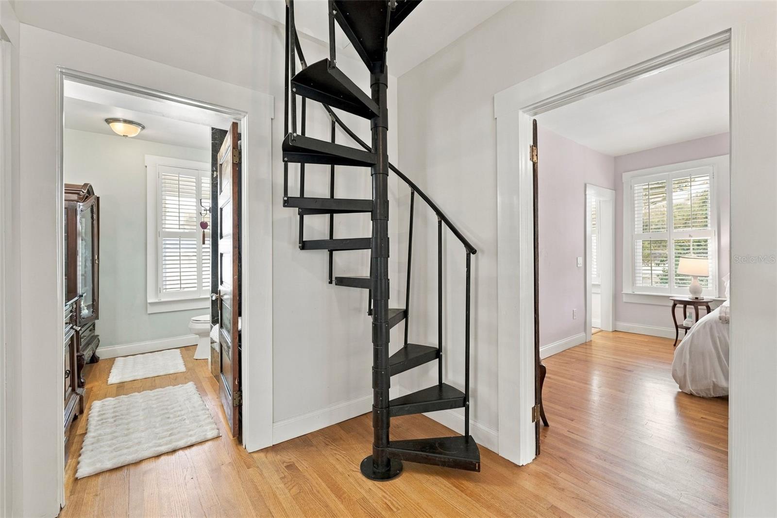 1801 W HILLS AVE — photo 32
