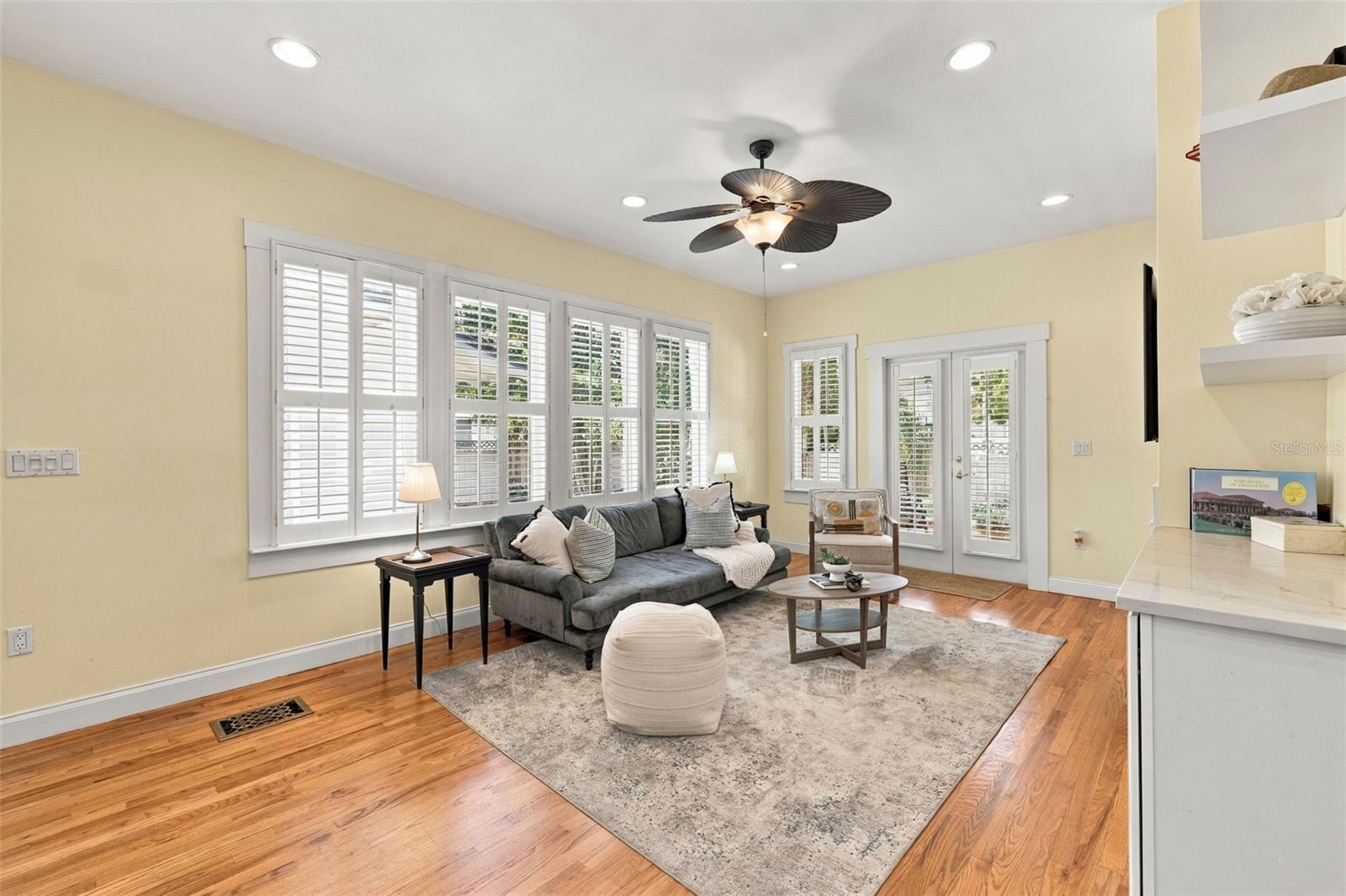 1801 W HILLS AVE — photo 26