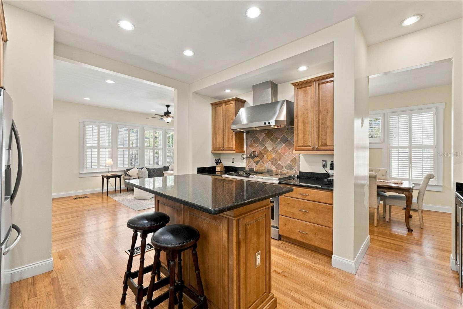 1801 W HILLS AVE — photo 23