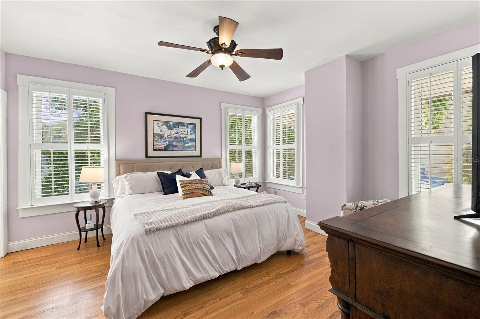 1801 W HILLS AVE — photo 33