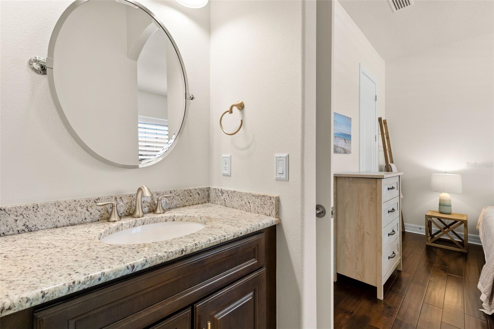 1528 FOREST GLEN CT — photo 43