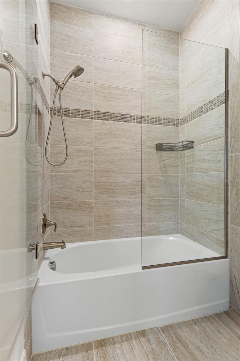 1528 FOREST GLEN CT — photo 42