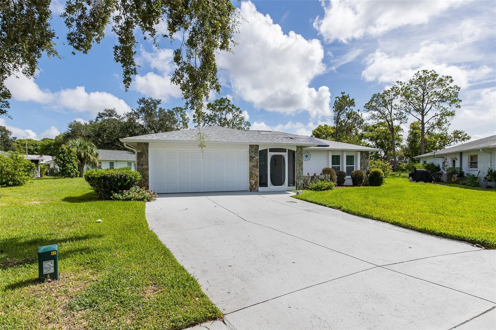 11210 ELDERBERRY DR — photo 8
