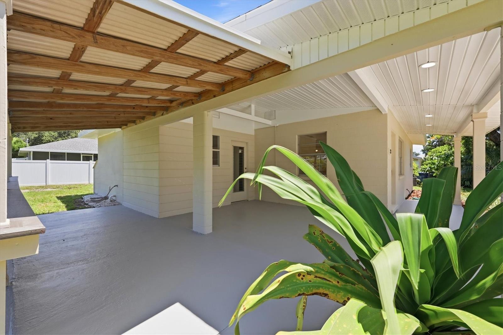228 STANFORD RD — photo 4