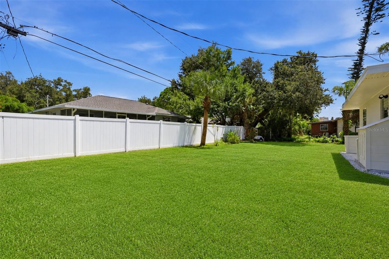 228 STANFORD RD — photo 27