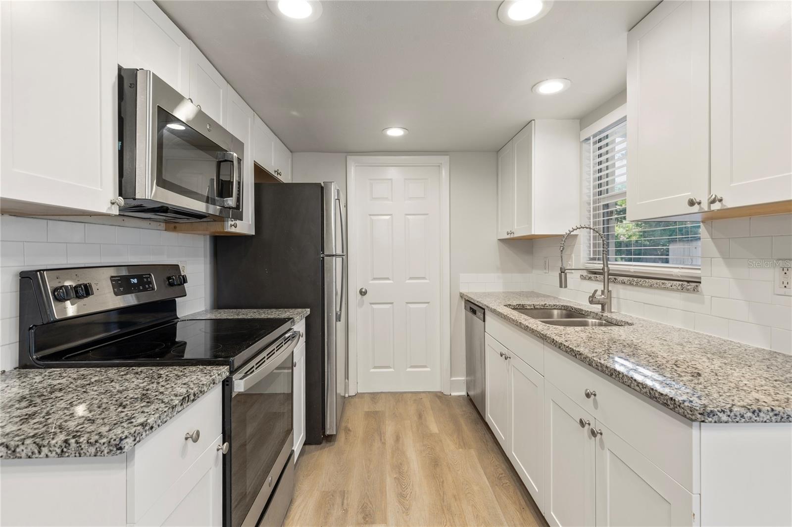 4680 CRONIN DR — photo 3