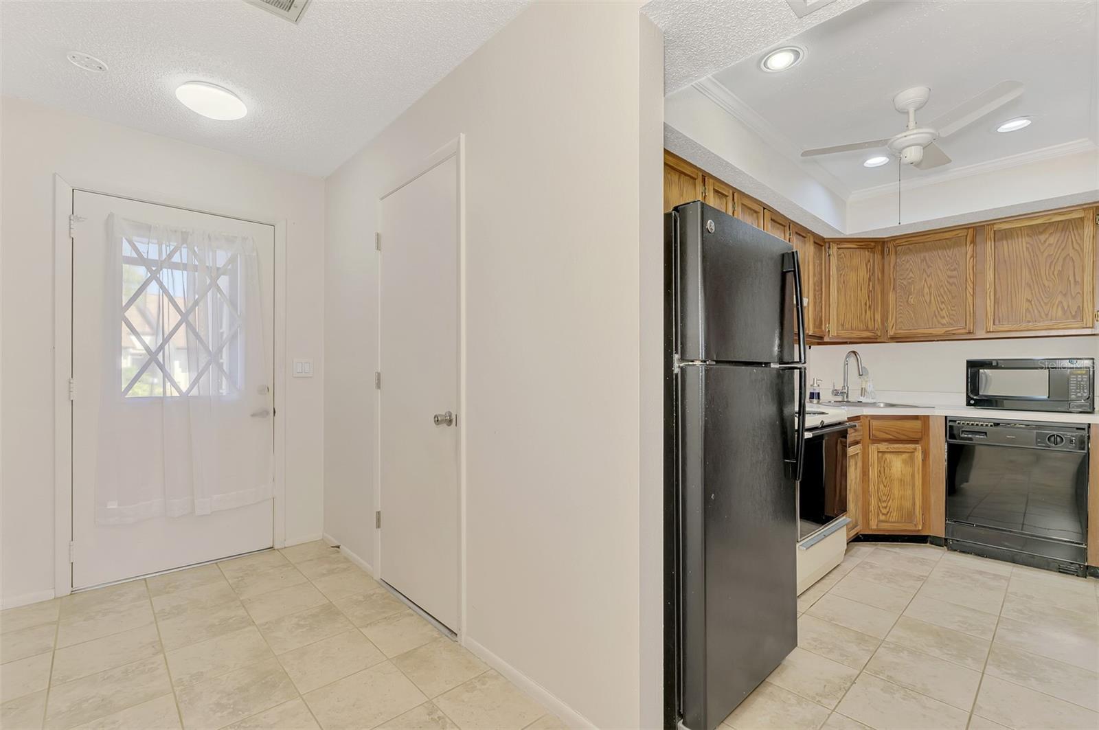 1211 CAPRI ISLES BLVD #14 — photo 8
