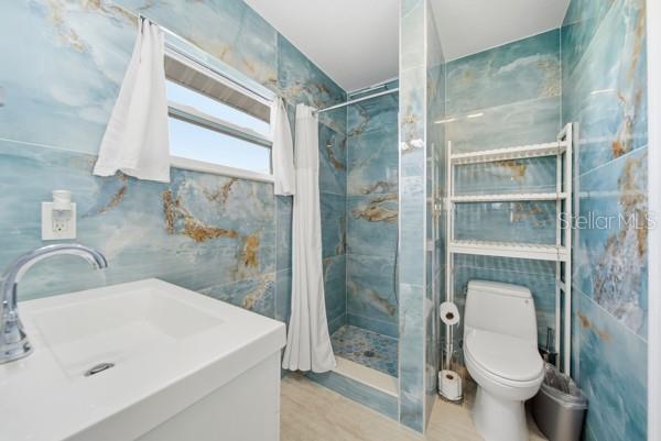 6421 DRIFTWOOD DR — photo 38