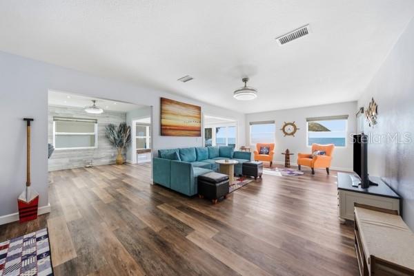 6421 DRIFTWOOD DR — photo 15