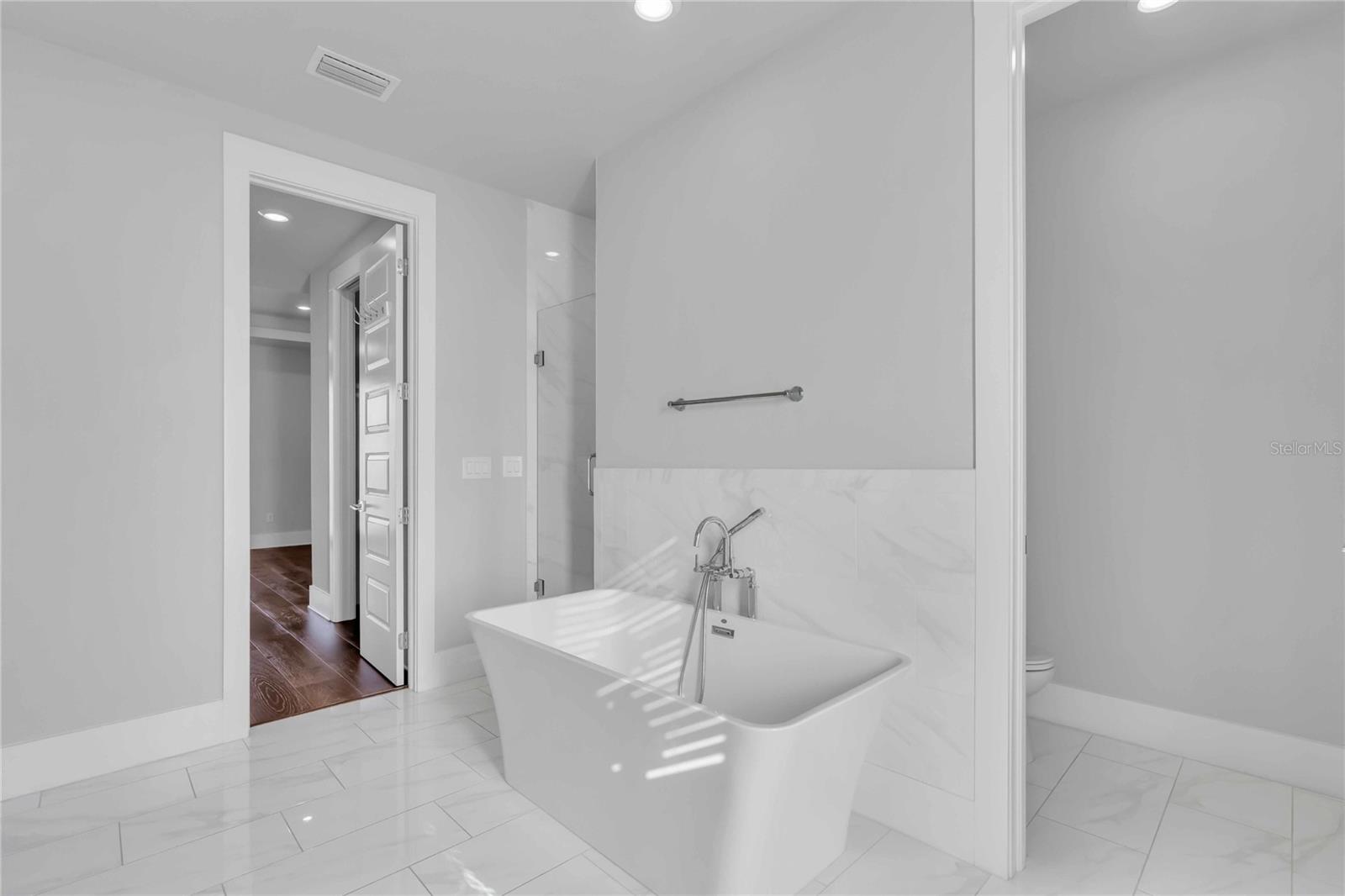 506 LAUREL PARK DR #506 — photo 20
