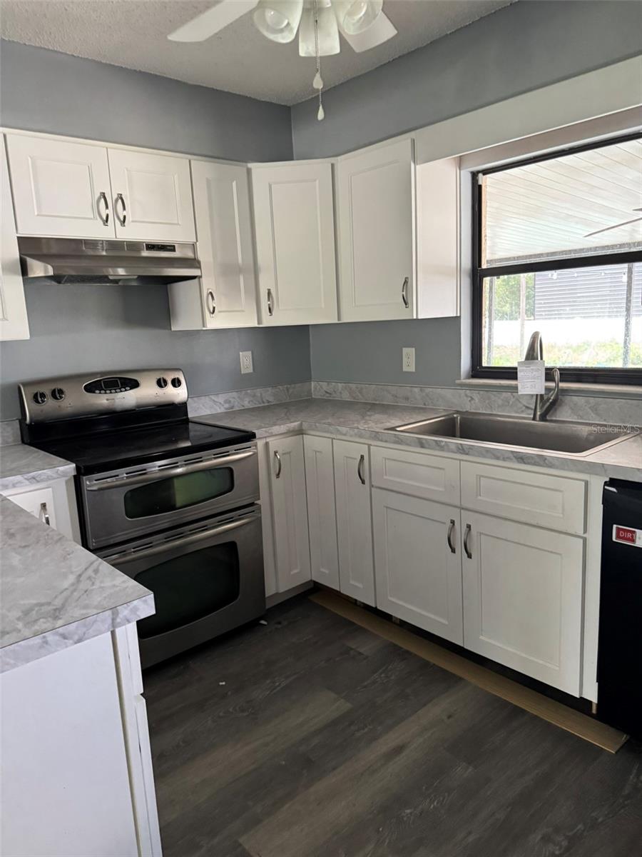 38745 CAMBRIDGE DR — photo 8