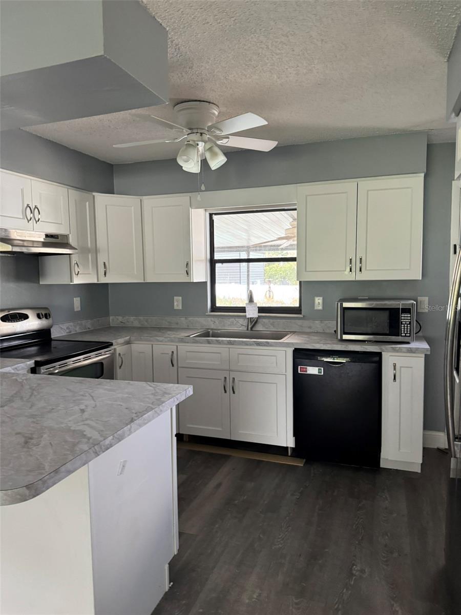38745 CAMBRIDGE DR — photo 6