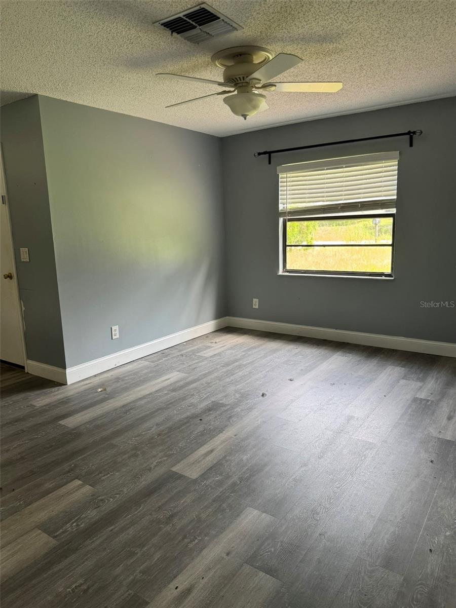 38745 CAMBRIDGE DR — photo 10