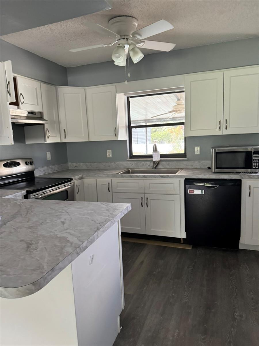 38745 CAMBRIDGE DR — photo 4