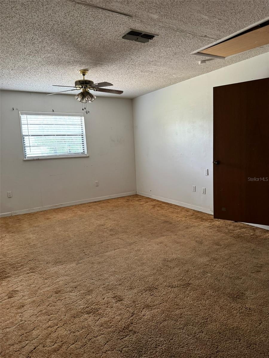 38745 CAMBRIDGE DR — photo 22