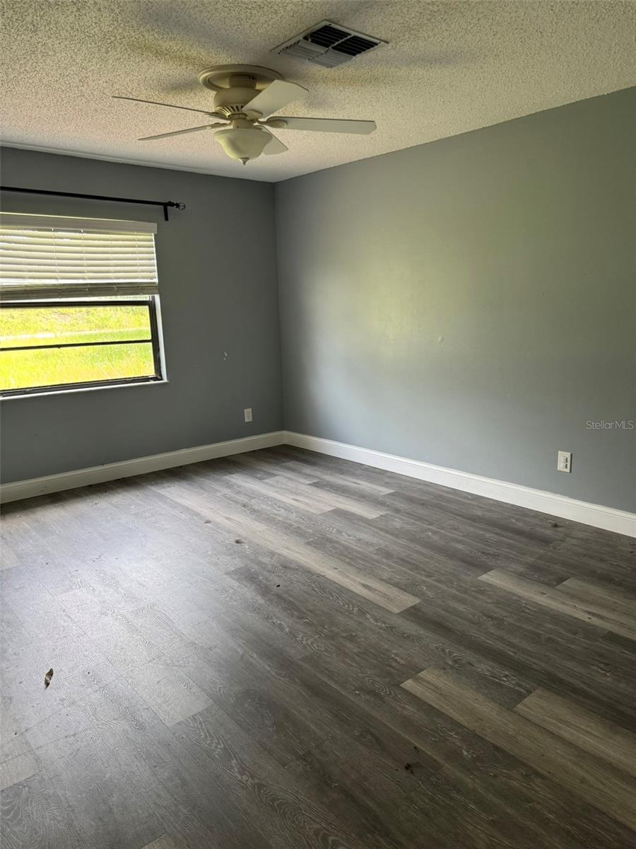 38745 CAMBRIDGE DR — photo 9