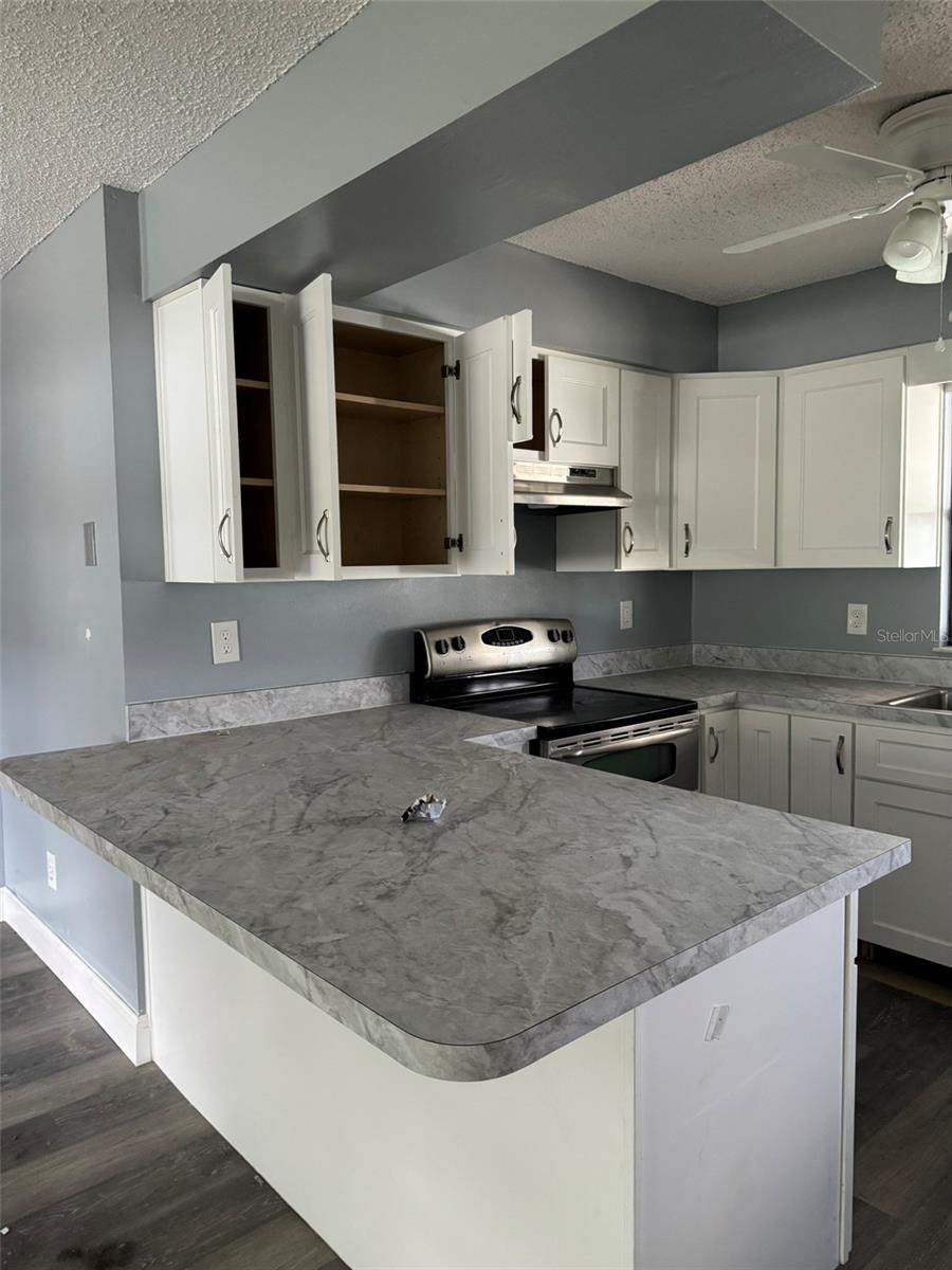 38745 CAMBRIDGE DR — photo 2