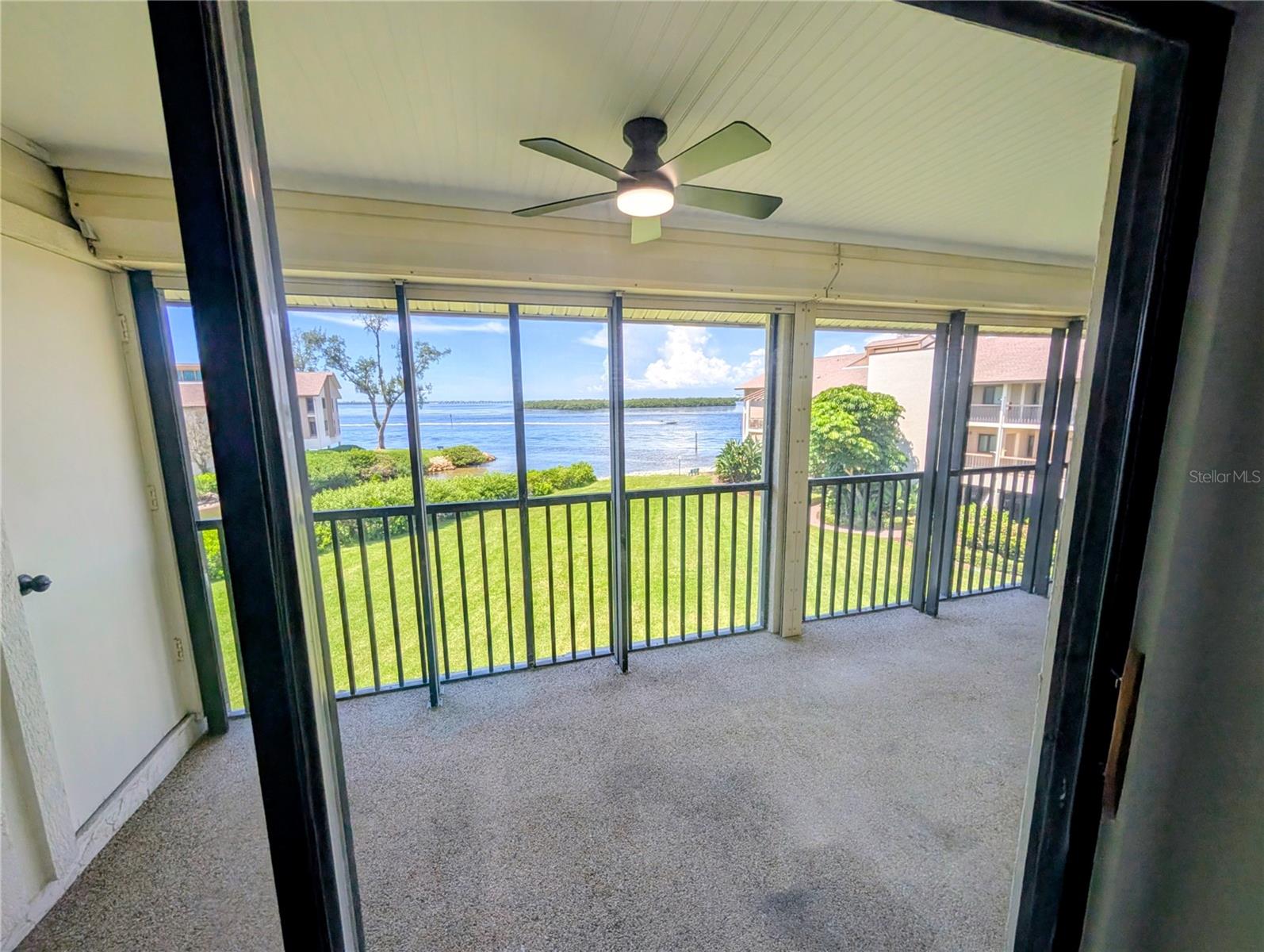 3850 MARINERS WALK #723 — photo 36