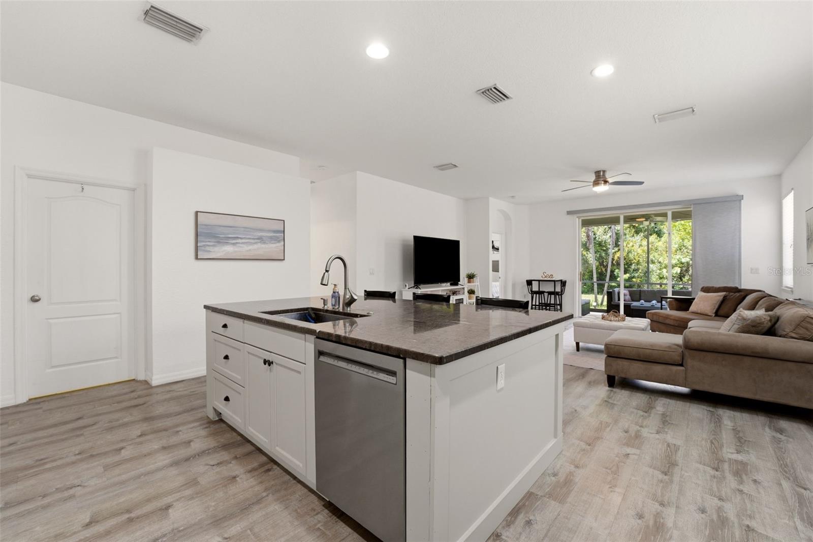 1796 SCARLETT AVE — photo 14