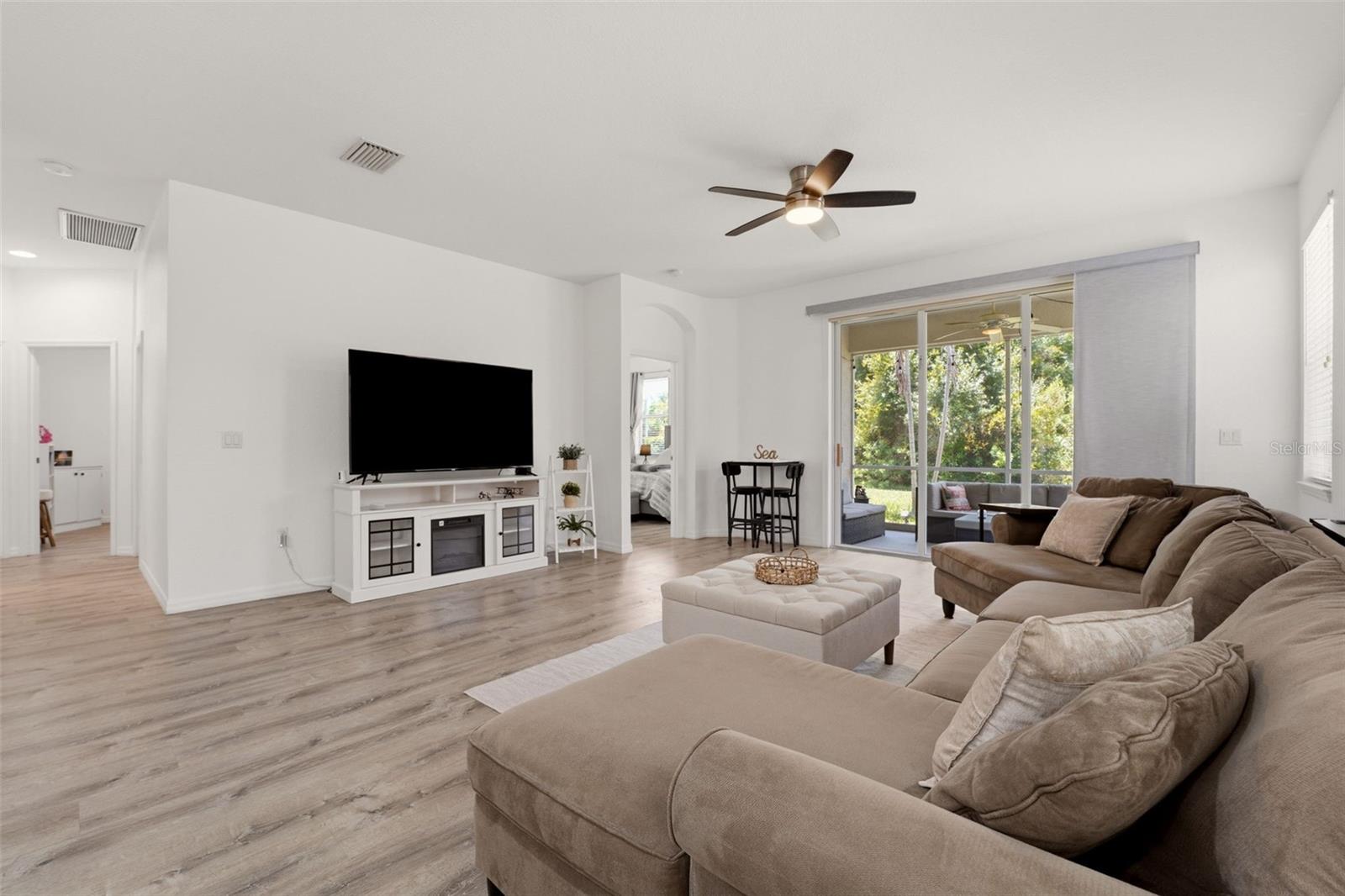 1796 SCARLETT AVE — photo 16