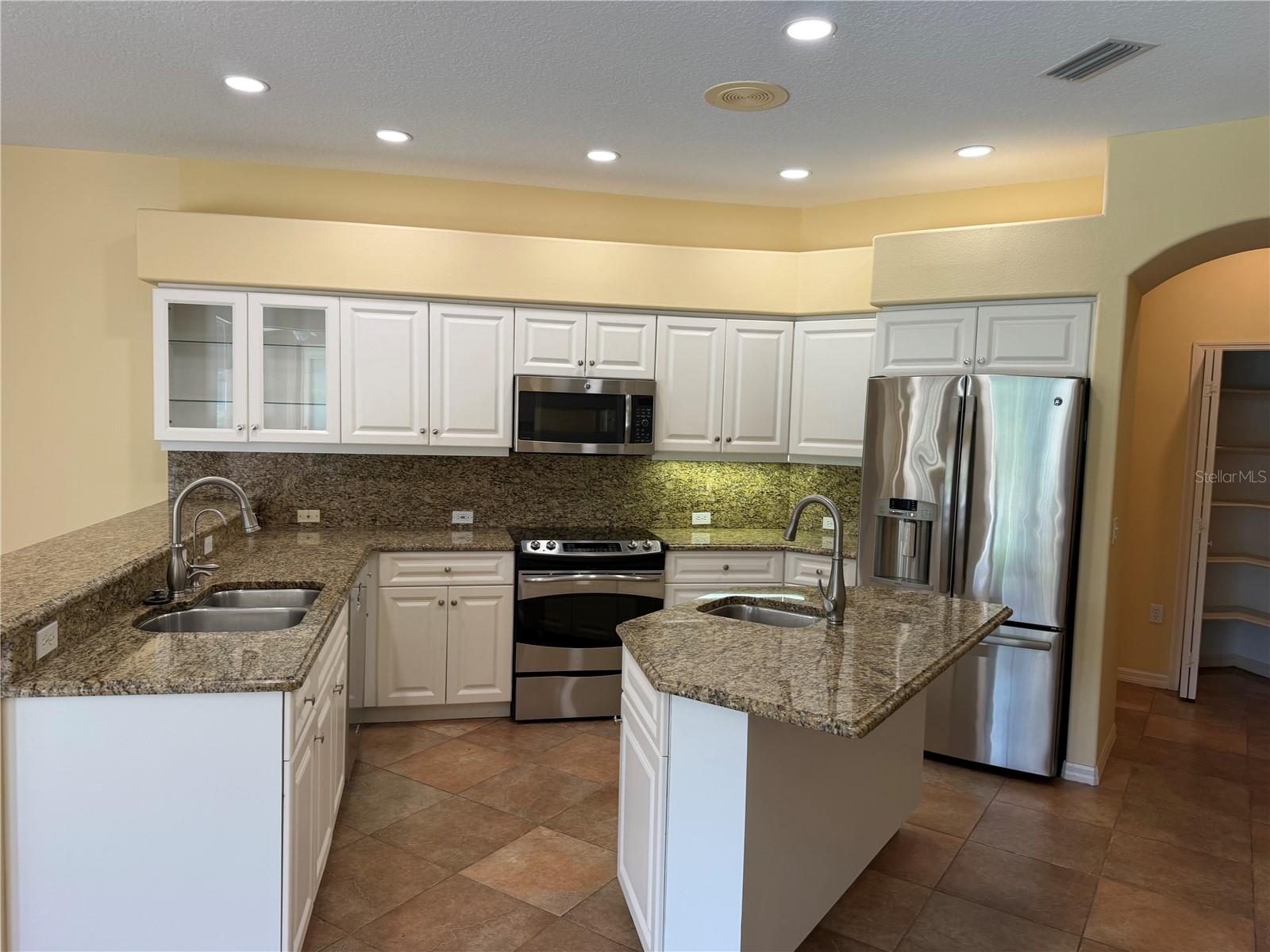 8544 PARK SHORE LN — photo 9