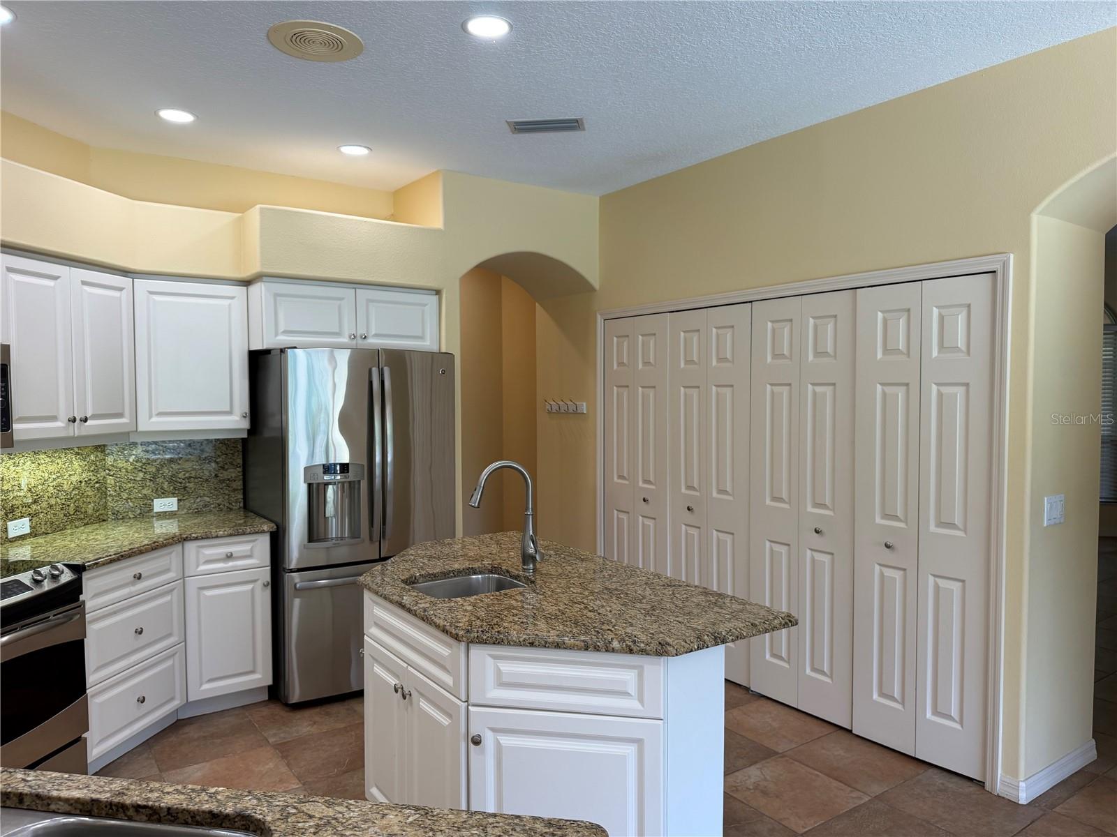 8544 PARK SHORE LN — photo 12
