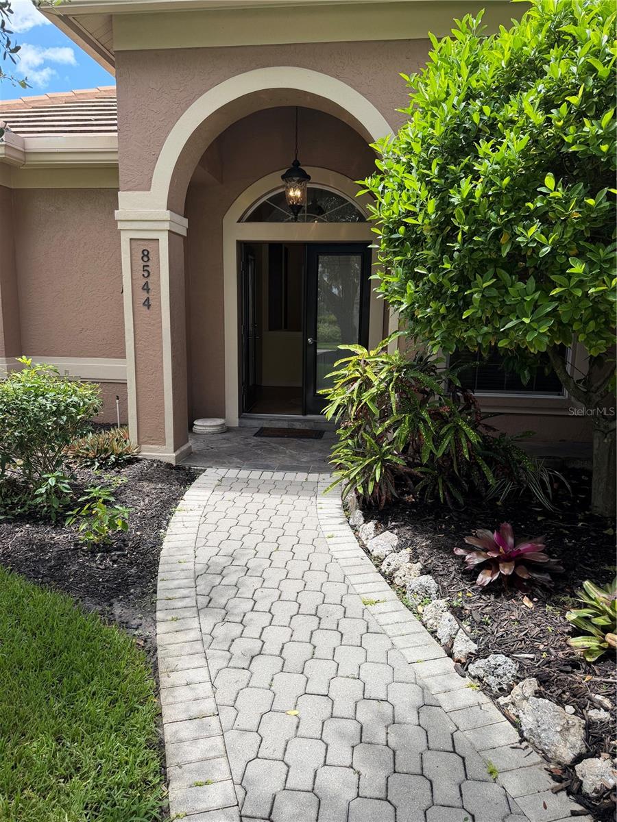 8544 PARK SHORE LN — photo 2