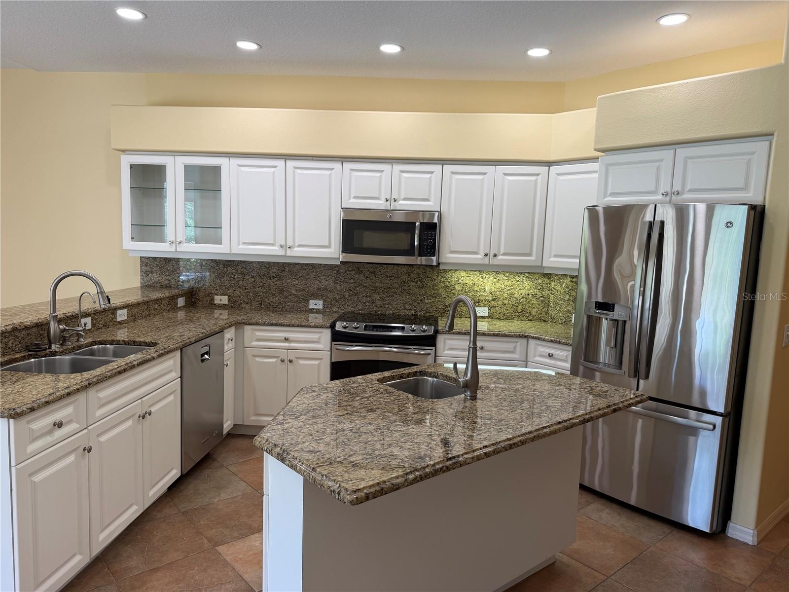 8544 PARK SHORE LN — photo 10