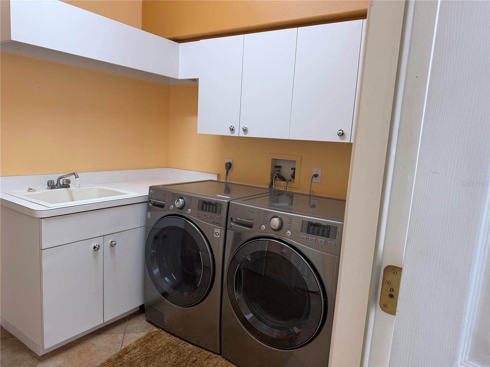 8544 PARK SHORE LN — photo 32